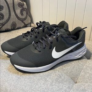 Nike Youth Dark Gray Athletic Shoes